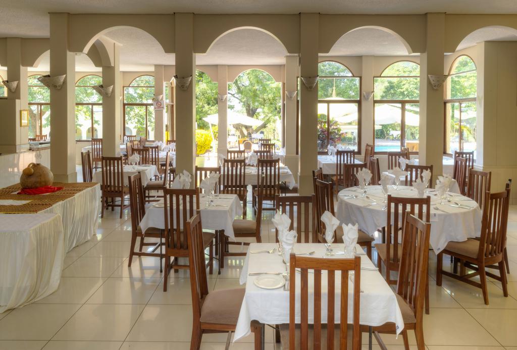 Victoria Falls Rainbow Hotel Eksteriør bilde